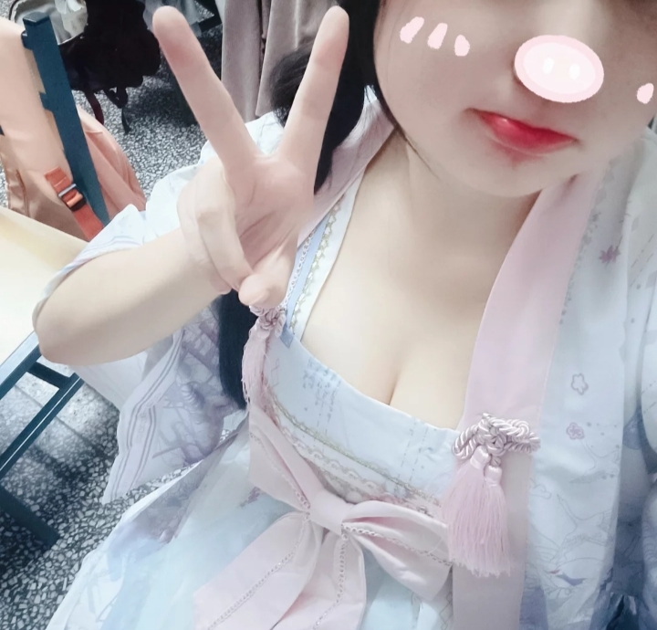 校园里的学生母猪